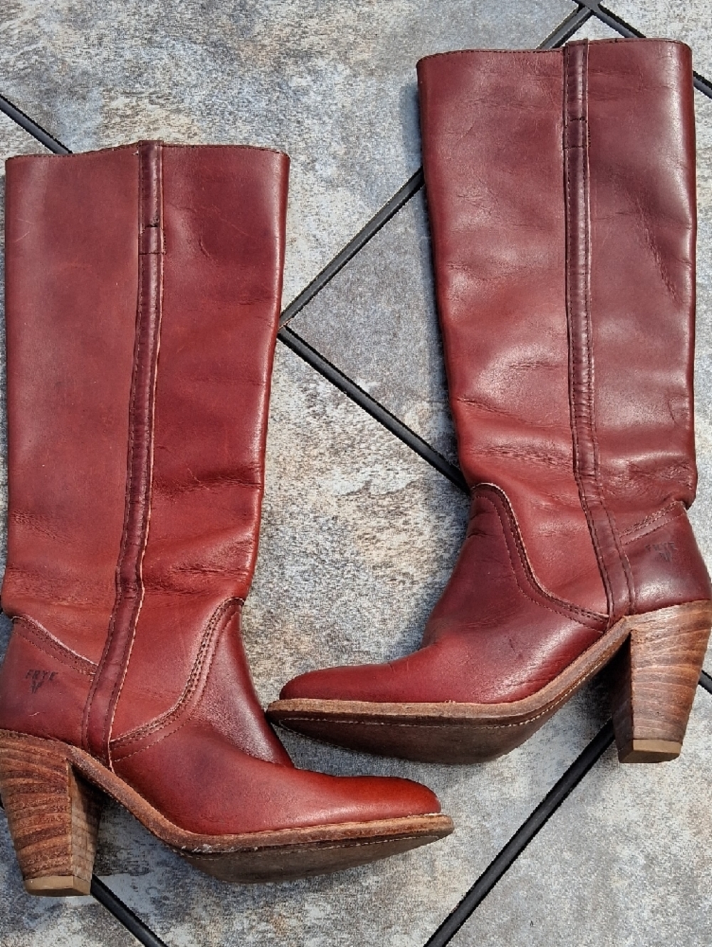 Vintage Frye Leather Heeled Boots - Picture 2 of 8